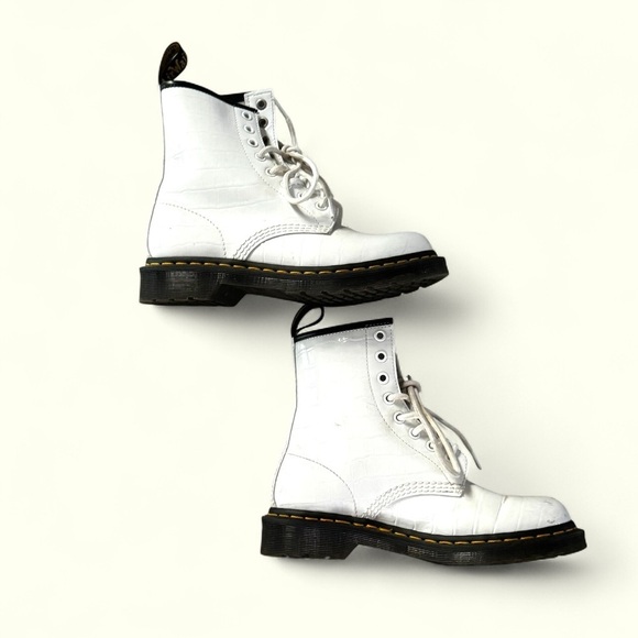 Dr. Martens 1460 Patent Leather Lace Up Boots Size 6 - Picture 2 of 9